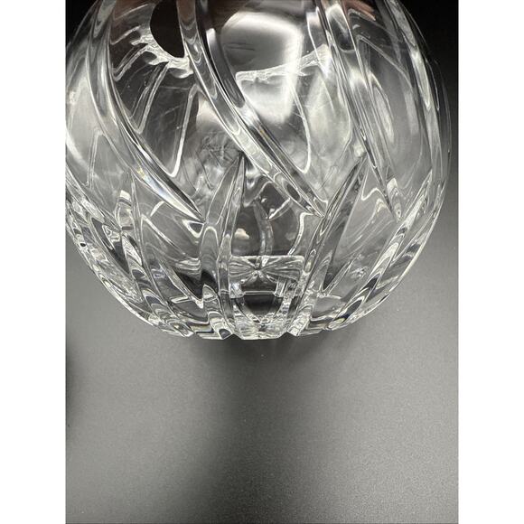 ROSE BOWL Cut CRYSTAL Glass BALL SHAPED Round VASE w SWIRL Cuts - 6”x6” W/ LID - Picture 7 of 12